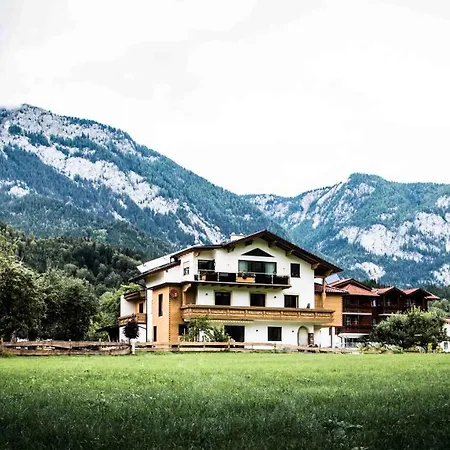 Guest house Gaestehaus Erika - By Mynests Schladming